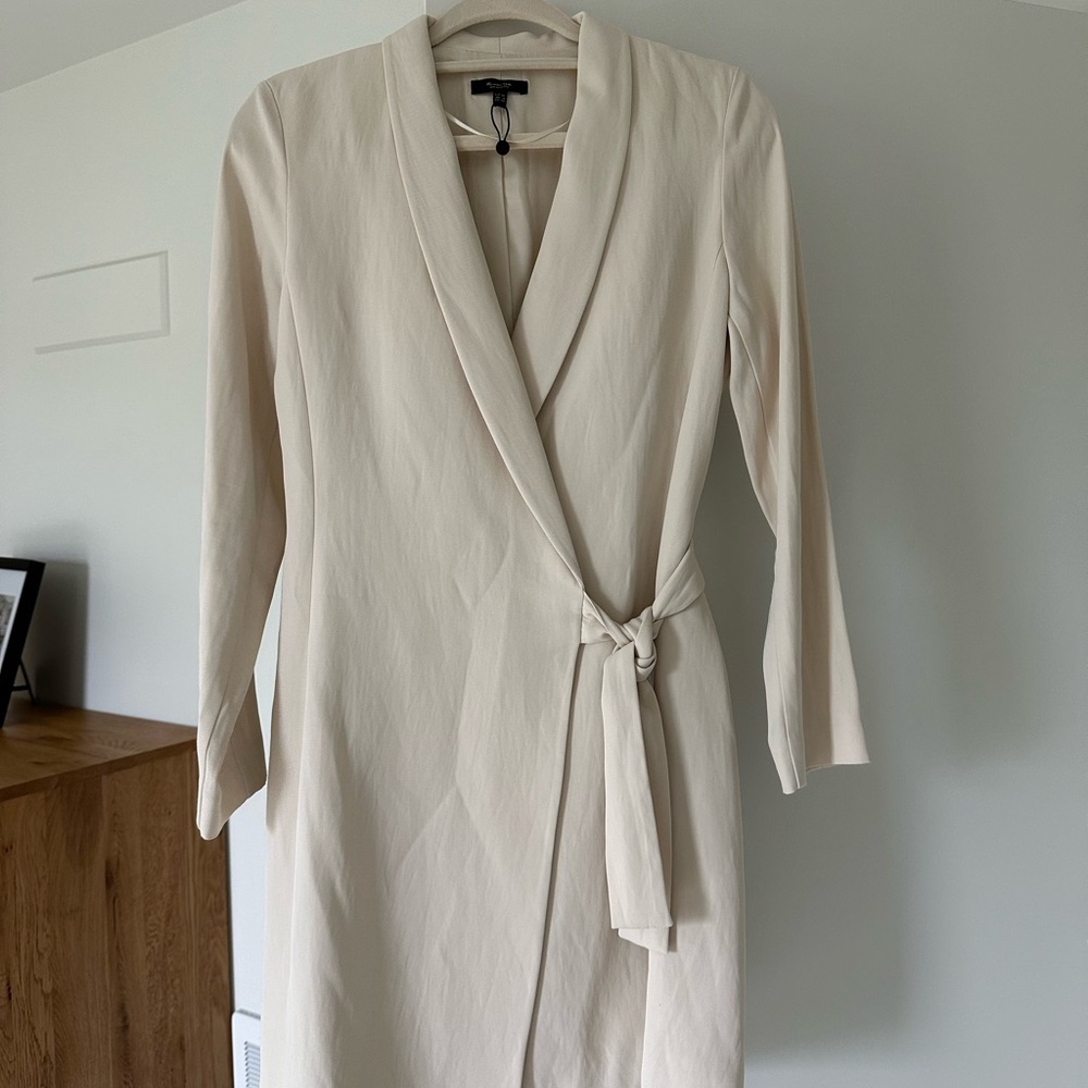 Massimum duti dress